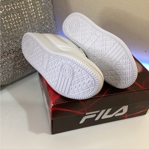 Fila white shoes size 13 for girls - Picture 4 of 8